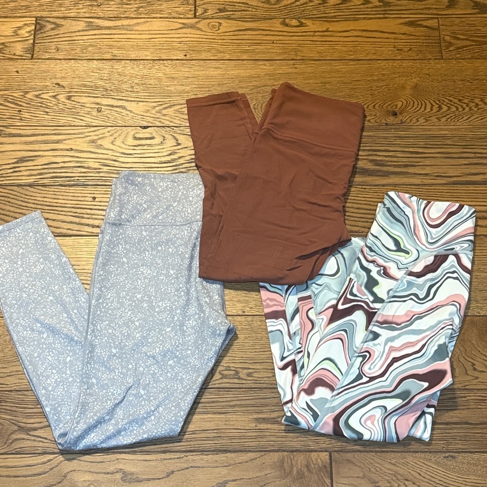Athleta Medium Leggings Lot‎